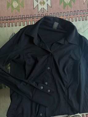 RHONE Women's Black Button-Down Stretch Shirt Commuter